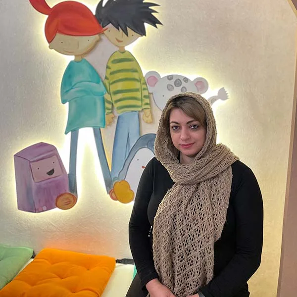 تصویر زهرا اسدی، مربی با تجربه در آموزش نوجوانان در تیم سلام روبی